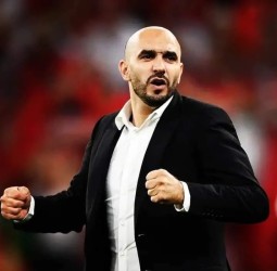 في أول ظهور بعد رحيله.. وليد الركراكي يهنئ "أسود الأطلس" بالتأهل لثمن نهائي المونديال