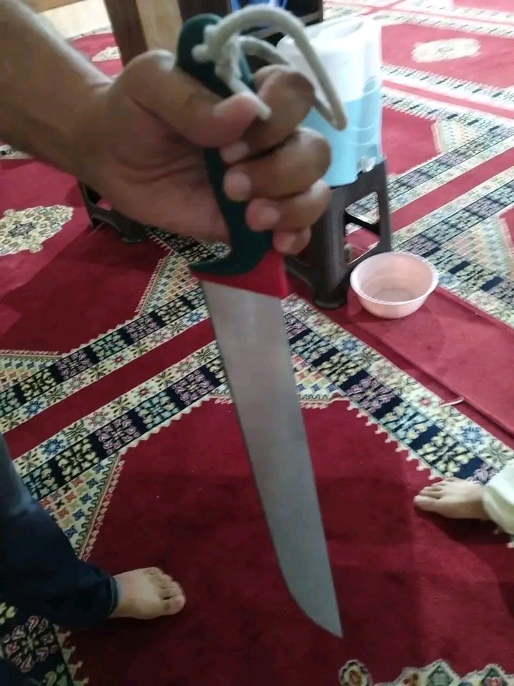 الدرك الملكي بالشويطر يوقف شاباً مسلحاً حاول الاعتداء على إمام مسجد بسيدي عبدالله غيات