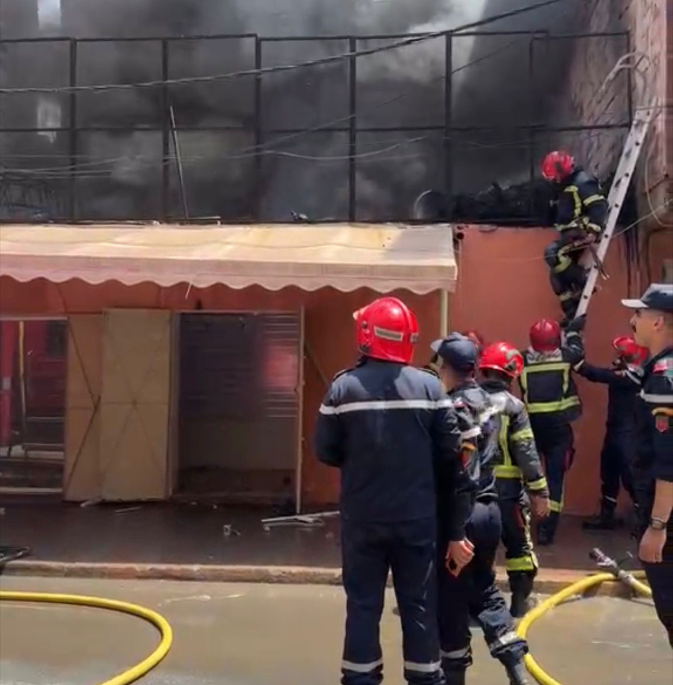 حريق مهول بمحل لبيع الأحذية بالمنارة يستنفر السلطات والوقاية المدنية