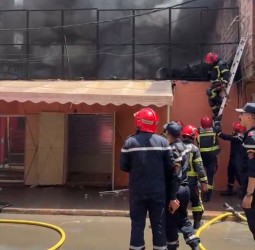 حريق مهول بمحل لبيع الأحذية بالمنارة يستنفر السلطات والوقاية المدنية