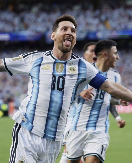 ميسي يعتلي العرش: الأسطورة يكتب التاريخ في المونديال بثنائية النمسا