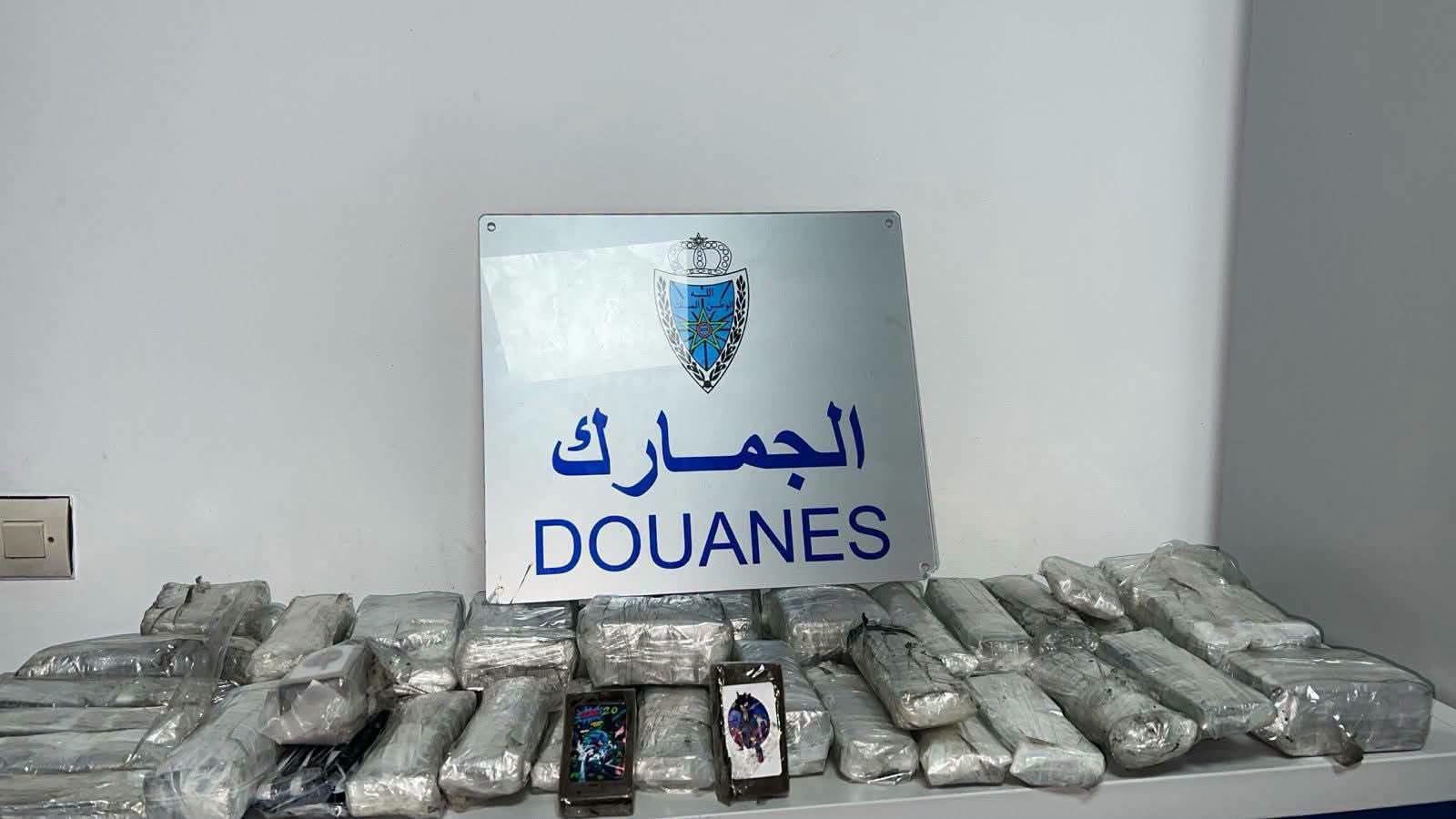باب سبتة: يقظة الجمارك والأمن الوطني تُفشل تهريب مخدرات ليلة مباراة المنتخب