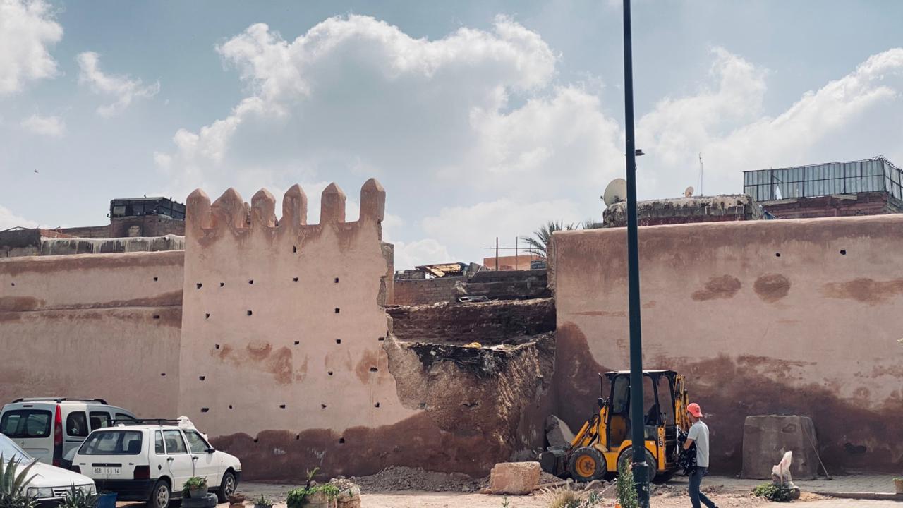 مراكش: انهيار جزئي لسور باب الدباغ التاريخي يثير القلق