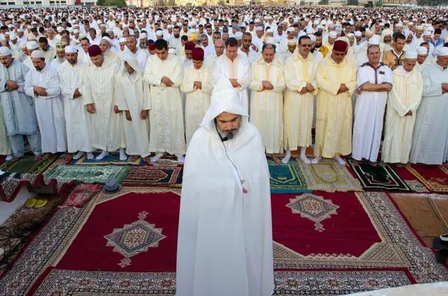 تحديد 13 مصلى لإقامة صلاة عيد الفطر بمراكش لعام 1447هـ