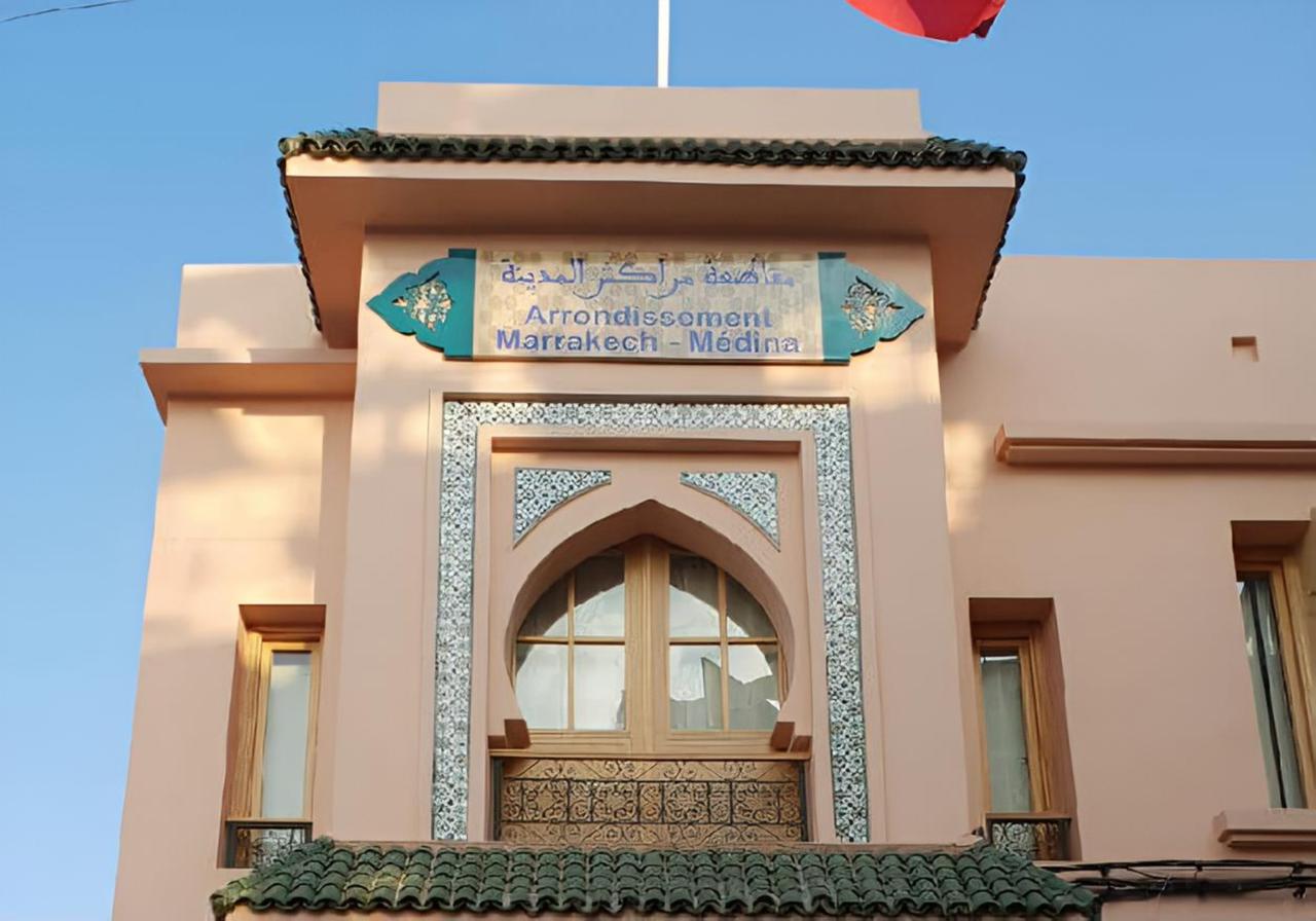 "العالم بغا يسيق ليكوم لخبار .. الشواه واه": هكذا وثق نائب رئيس مقاطعة المدينة "معاناة" نساء الملاح!