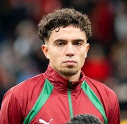 ليلة رعب في روما.. ستة مسلحين يقتحمون منزل الدولي المغربي نايل العيناوي ويحتجزون عائلته