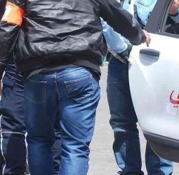 كاميرات المراقبة "تخون" سارقي قبعة سائح أجنبي.. تنسيق أمني محكم ينهي الرحلة في أقل من 24 ساعة!