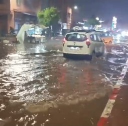 عندما تمطر في مراكش… لا يعلو منسوب المياه فقط بل يرتفع منسوب الأسئلة التي لا تجد جواباً