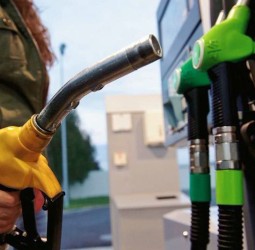 تأثيرات " الحرب" الإيرانية الإسرائيلية على جيوب المغاربة: زيادة جديدة في أسعار المحروقات مطلع مارس