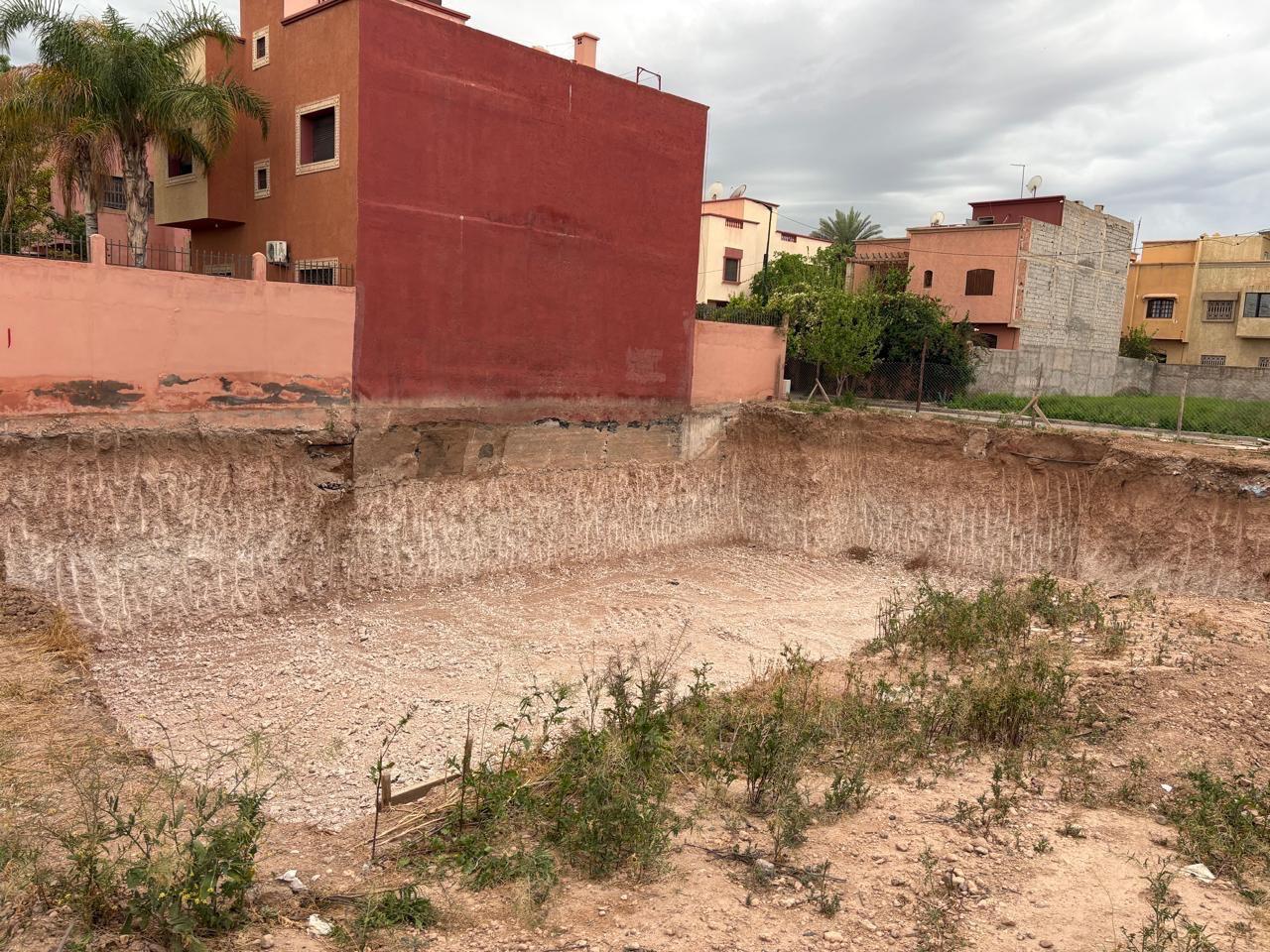 ساكنة حي بومسمار تراسل والي جهة مراكش آسفي لوقف مشروع طبي مثير للجدل داخل نسيج سكني