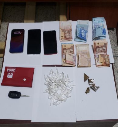شرطة مراكش تطيح بشابتين بحي القصبة وبحوزتهما كمية من الكوكايين والشيرا