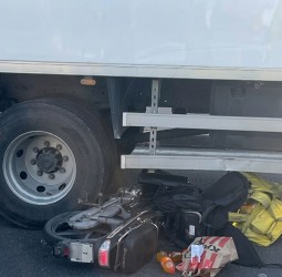 فاجعة قبيل إفطار ليلة القدر.. وفاة شاب توصيل في حادثة سير مؤلمة