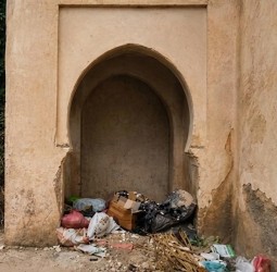 سقاية "باب إيلان" بمراكش.. تاريخ يضيع بين مطرقة التهميش وسندان النسيان