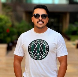 “هدايا العيد واسم الصحافة.. حين تتحول المهنة إلى بوابة امتيازات وأسئلة محرجة عن ما يجري في الكواليس”