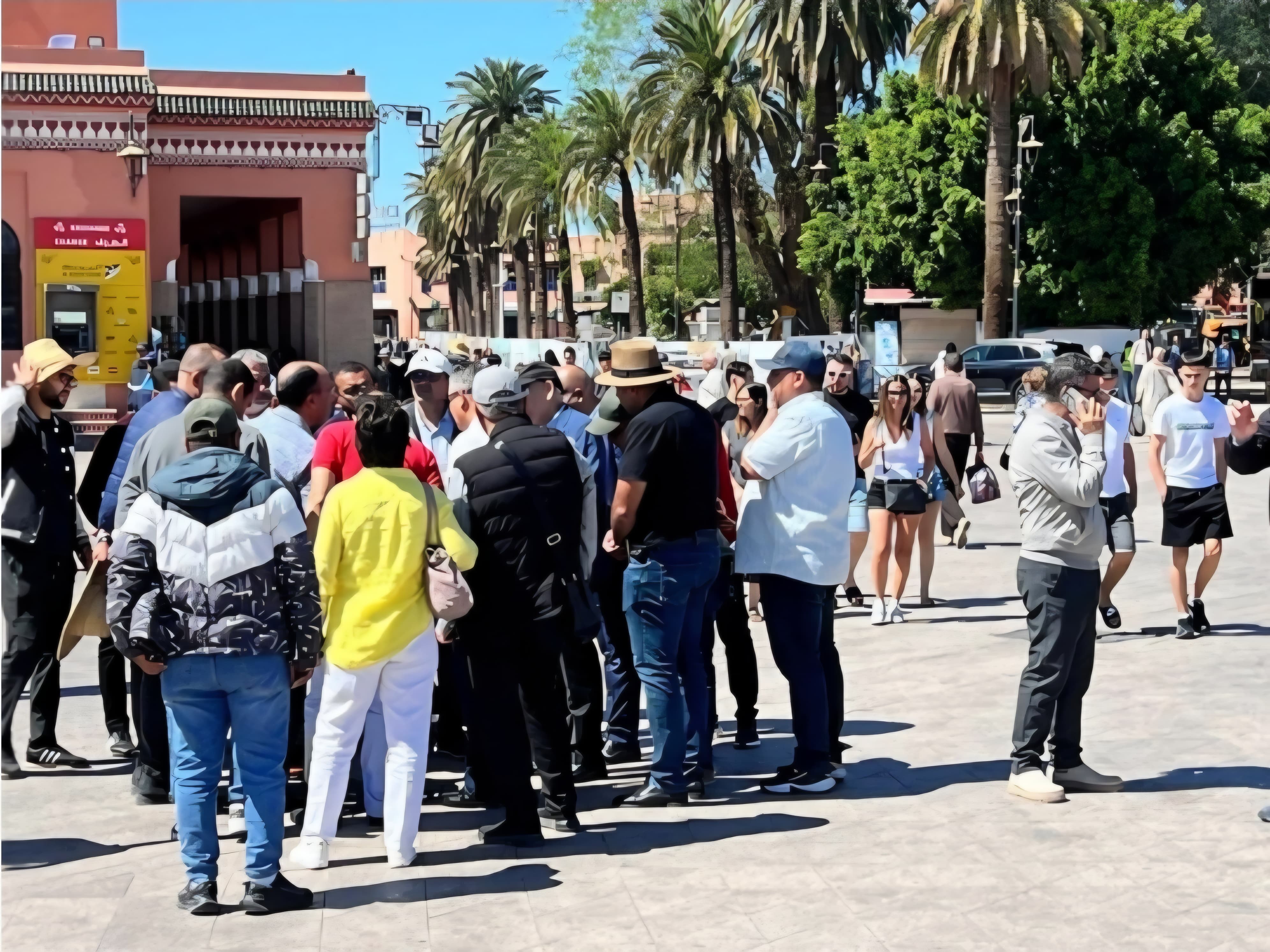 والي جهة مراكش-آسفي يتفقد أوراش إعادة تهيئة ساحة جامع الفنا