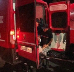 طعنة غادرة بسكين في ظهر شخص على يد آخر يُشتبه في معاناته من اضطرابات عقلية