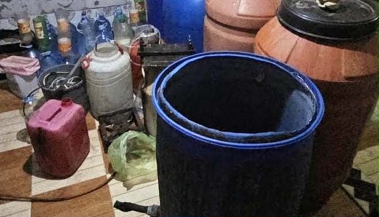 شيشاوة.. توقيف خمسة أشخاص وحجز 480 لتراً من «ماء الحياة» و58 قرصاً مخدراً