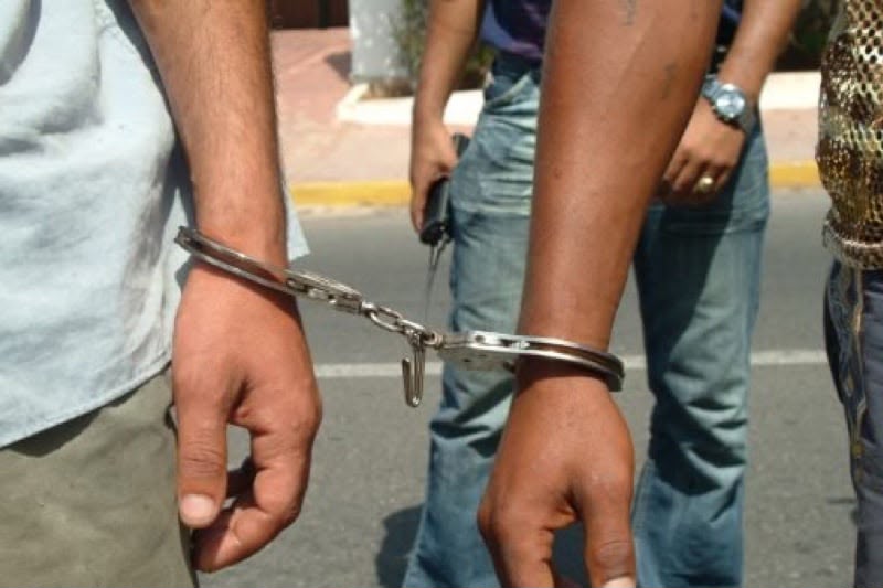 توقيف عنصر بالقوات المساعدة وجندي متقاعد بشبهة ترويج الكوكايين وحجز 350 غراماً