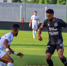 الكوكب المراكشي ينتزع فوزاً ثميناً وينفرد بصدارة البطولة الاحترافية