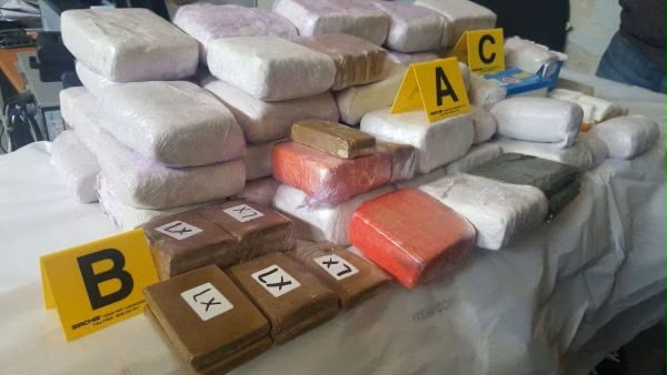 248 كيلوغراماً من السموم في قبضة الشرطة.. كيف أوقفت إيطاليا «ثلاثي» الكوكايين المغربي
