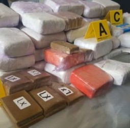 248 كيلوغراماً من السموم في قبضة الشرطة.. كيف أوقفت إيطاليا «ثلاثي» الكوكايين المغربي