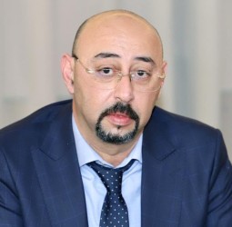تطور صحي مفاجئ.. نقل منير الليموري من سجن أصيلة إلى مصحة خاصة