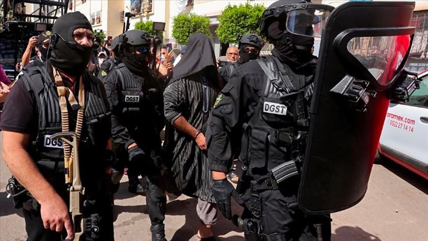طنجة.. توقيف شاب موالٍ لـ«داعش» بشبهة التحضير لمشاريع إرهابية وحجز هاتف مُعدّل بأسلاك كهربائية