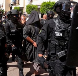 طنجة.. توقيف شاب موالٍ لـ«داعش» بشبهة التحضير لمشاريع إرهابية وحجز هاتف مُعدّل بأسلاك كهربائية