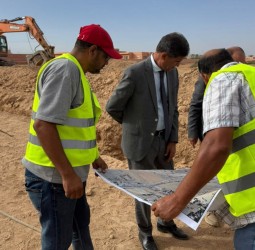 شيشاوة.. عامل الإقليم يتفقد مشروع التطهير السائل وأوراش إعادة بناء الحجرات الدراسية بالمزوضية