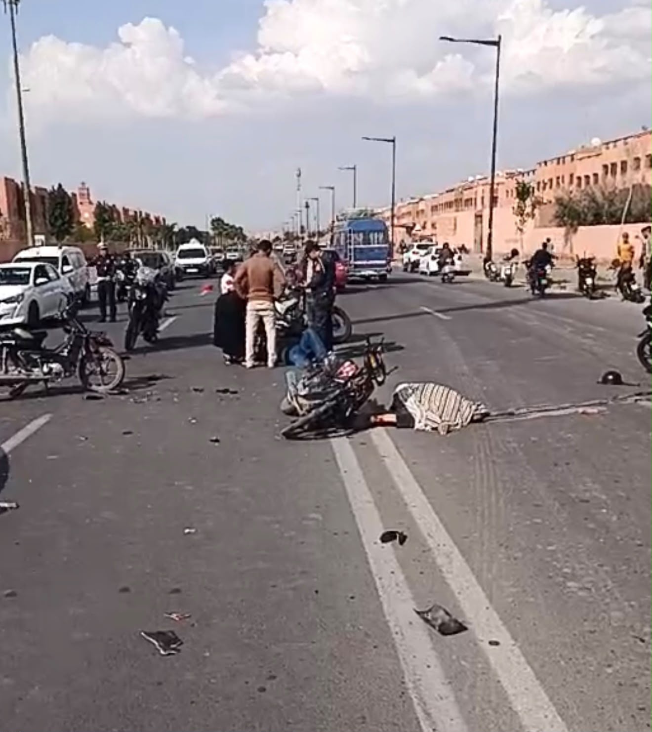 عاجل.. وفاة شخص وإصابة آخر بجروح خطيرة في حادثة سير بين دراجتين ناريتين بمراكش