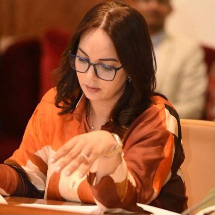 بعد إعفاء مديحة خيير.. جدل حول ماضي بعض الوزراء يعيد سؤال النزاهة إلى الواجهة