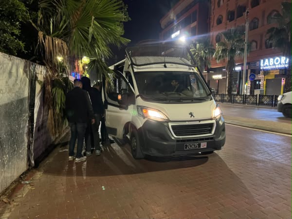 مداهمة مباغتة لفيلا مهجورة  تنتهي بتوقيف 8 أشخاص بينهم أجانب