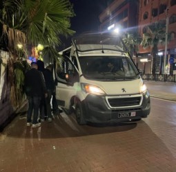 مداهمة مباغتة لفيلا مهجورة  تنتهي بتوقيف 8 أشخاص بينهم أجانب