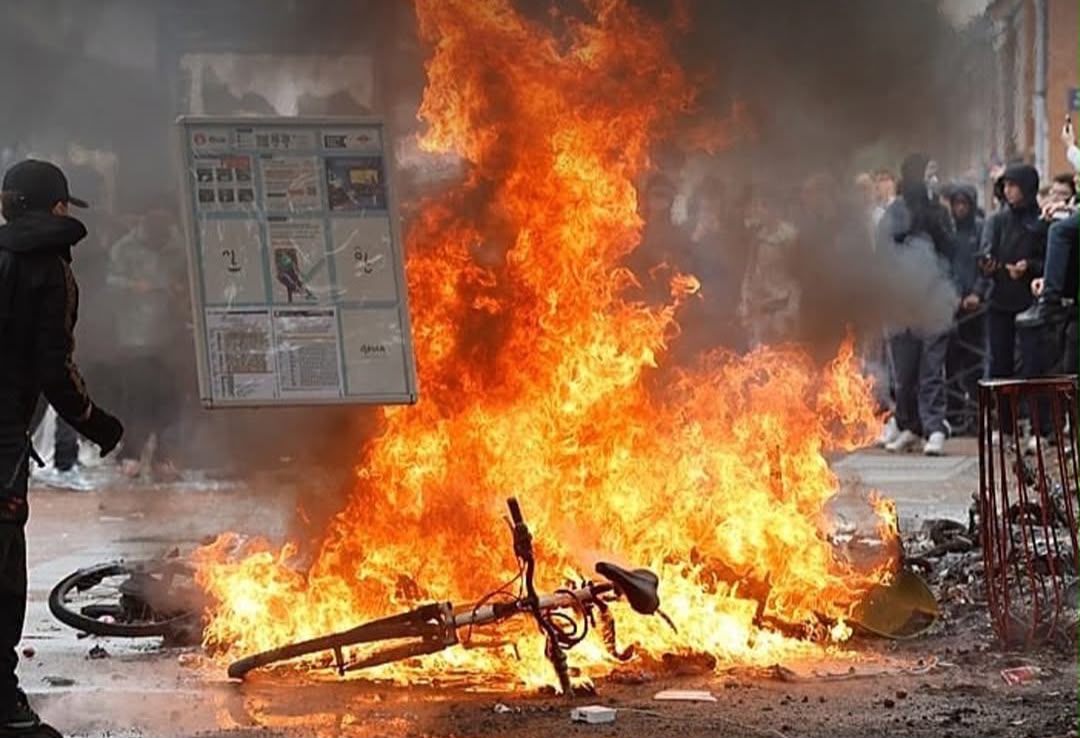 احتجاجات طلابية في فرنسا.. توقيف أكثر من 1700 شخص وتصعيد مرتقب الثلاثاء