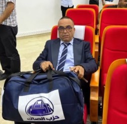 حقيبة «حزب الصاك» تقلب الطاولة على مستشار جماعي بفاس.. تجميد العضوية والإحالة على التأديب