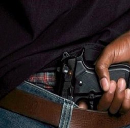 رصاصة تحذيرية تنهي مقاومة شخص مسلح بسلاح أبيض في فاس