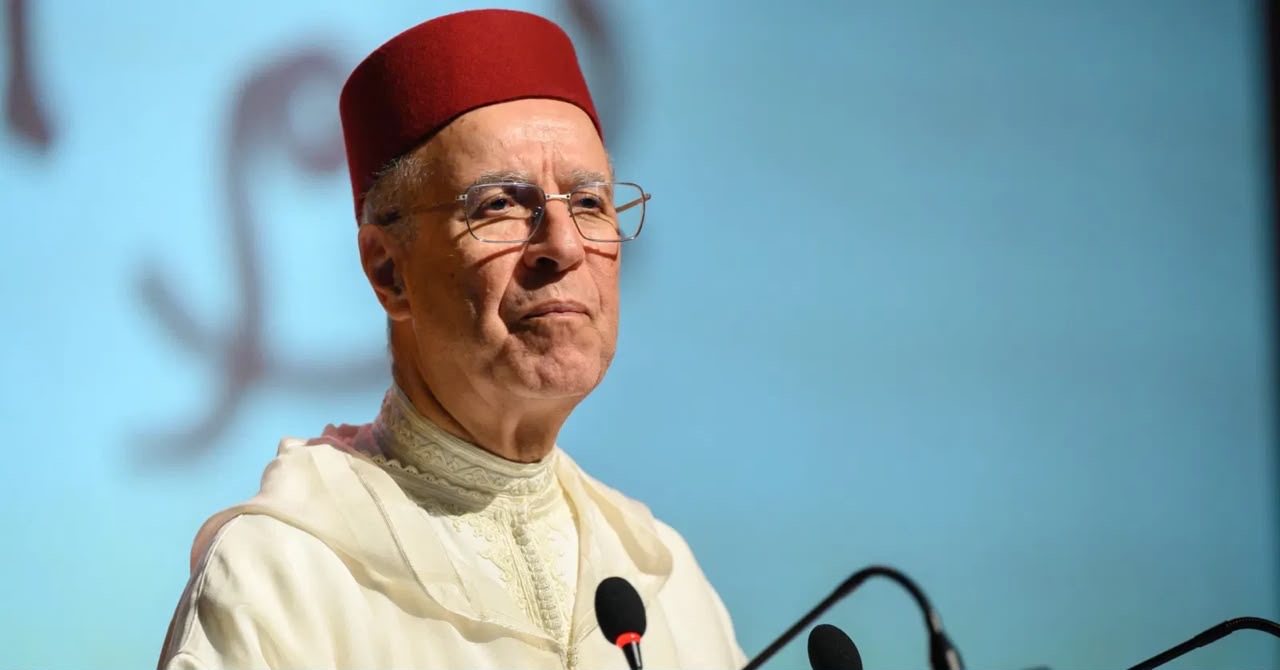 أحمد التوفيق.. قرابة ربع قرن على رأس وزارة الأوقاف والشؤون الإسلامية.. رجلٌ عَبَرَ الحكومات وبقي ثابتاً في منصبه رغم تعاقب التحولات السياسية