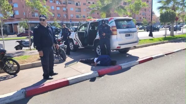 توقيف مشتبه فيه مباشرة بعد سرقة حقيبة سيدة بشارع عبد الكريم الخطابي