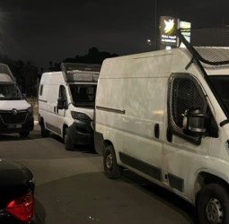 «طاحو فيد البوليس».. أمن مراكش يوقف خمسة أشخاص ويحجز الكوكايين والشيرا في عمليتين متزامنتين