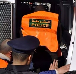 شبهة التهريب الدولي للمخدرات تسقط شرطياً وسائقاً في قبضة أمن طنجة