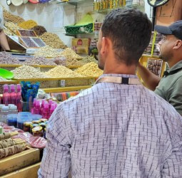 فواكه فاسدة.. غياب النظافة ومخالفات صحية تُسقط محلين تجاريين بمراكش