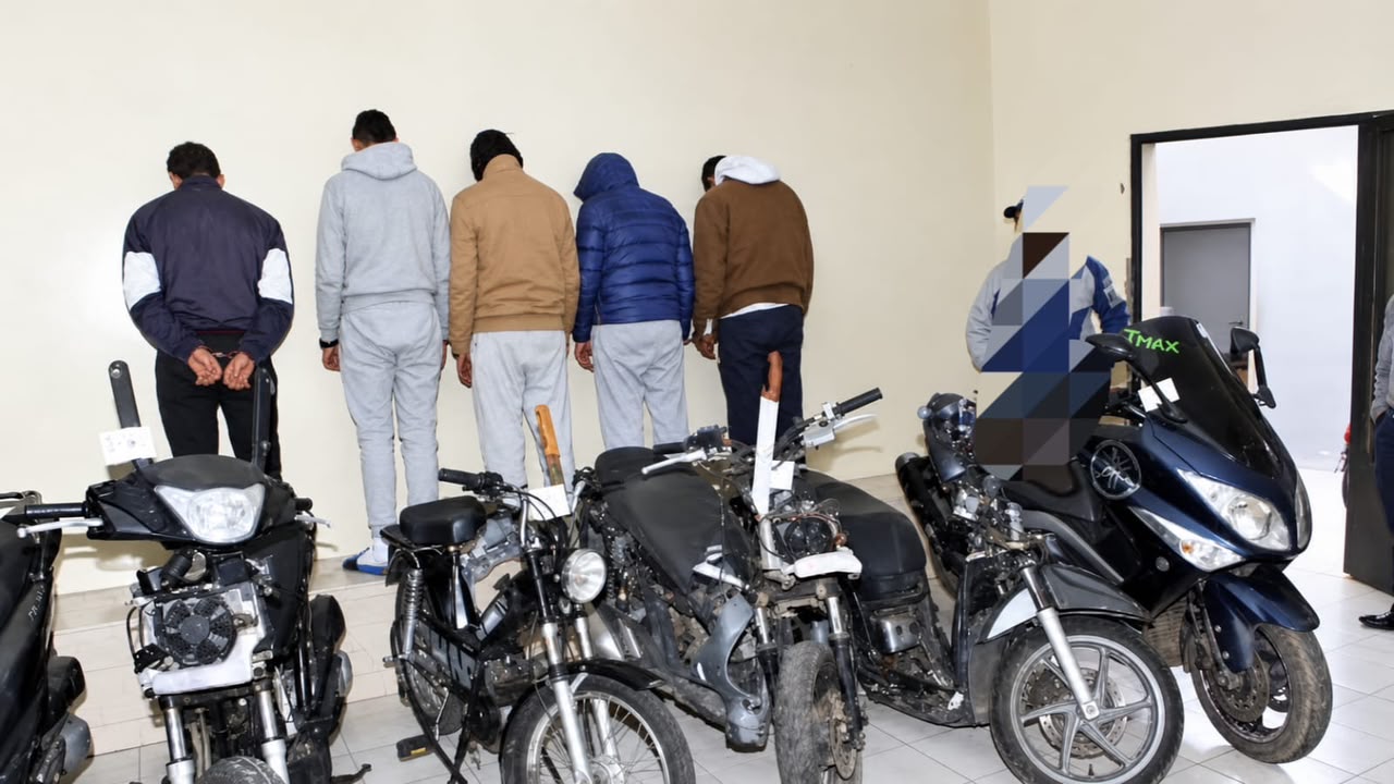 توقيف 11 شخصاً بمراكش للاشتباه في تورطهم في سرقات وخطف باستعمال الدراجات النارية