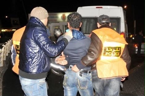 مطاردة أمنية تنتهي بتوقيف شاب متلبساً بحيازة الكوكايين وسلاح أبيض