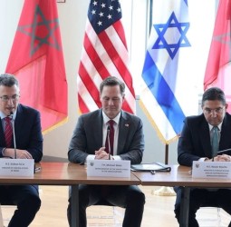 المغرب وإسرائيل يتفقان على الارتقاء بمستوى التمثيل الدبلوماسي إلى سفارتين وتعيين سفيرين