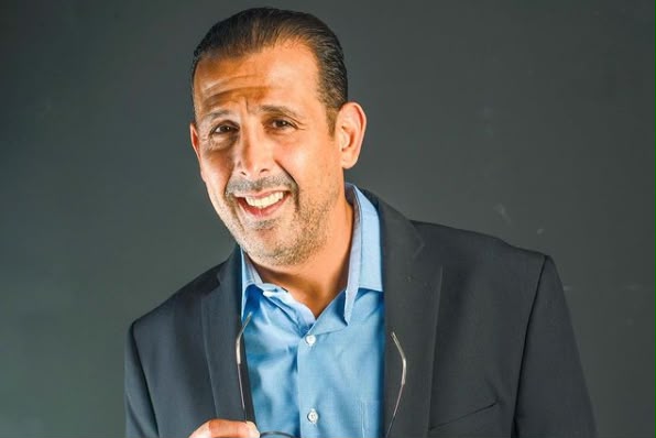 بعد فوزه في انتخابات صفرو.. لخصم يوجه ميزانية احتفاله لاقتناء سترات لأطفال الدواوير