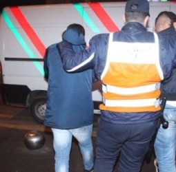 شرطة الحي الحسني توقف 8 أشخاص بينهم 3 قاصرين للاشتباه في السياقة الاستعراضية ومقاومة الأمن