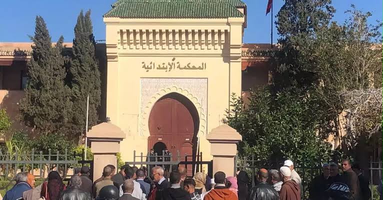 إحالة ثلاثيني على النيابة العامة بمراكش للاشتباه في التوسط لأسر معتقلين مقابل مبالغ مالية
