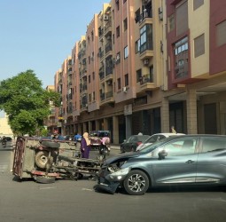 حادثة سير خطيرة بمراكش: إصابة بليغة لسائق «تريبورطور» إثر اصطدام مع سيارة   بالازدهار