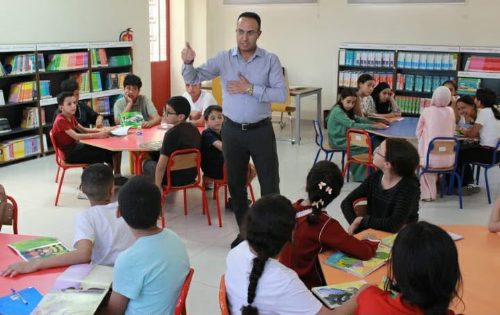 المكتبة الوسائطية الكدية بمراكش تفتتح موسمها الثقافي بورشات إبداعية وتحتفي بتوقيع «ذكريات من الطفولة»
