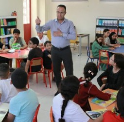 المكتبة الوسائطية الكدية بمراكش تفتتح موسمها الثقافي بورشات إبداعية وتحتفي بتوقيع «ذكريات من الطفولة»